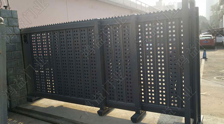 成都監獄2.1米封板直線門案例